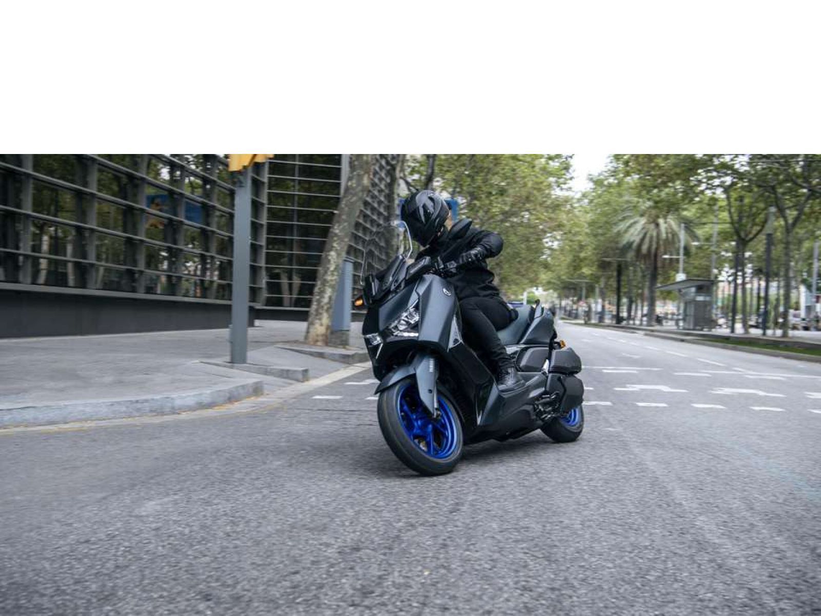 Скутер YAMAHA X - MAX 300 (Tech Black) 2023